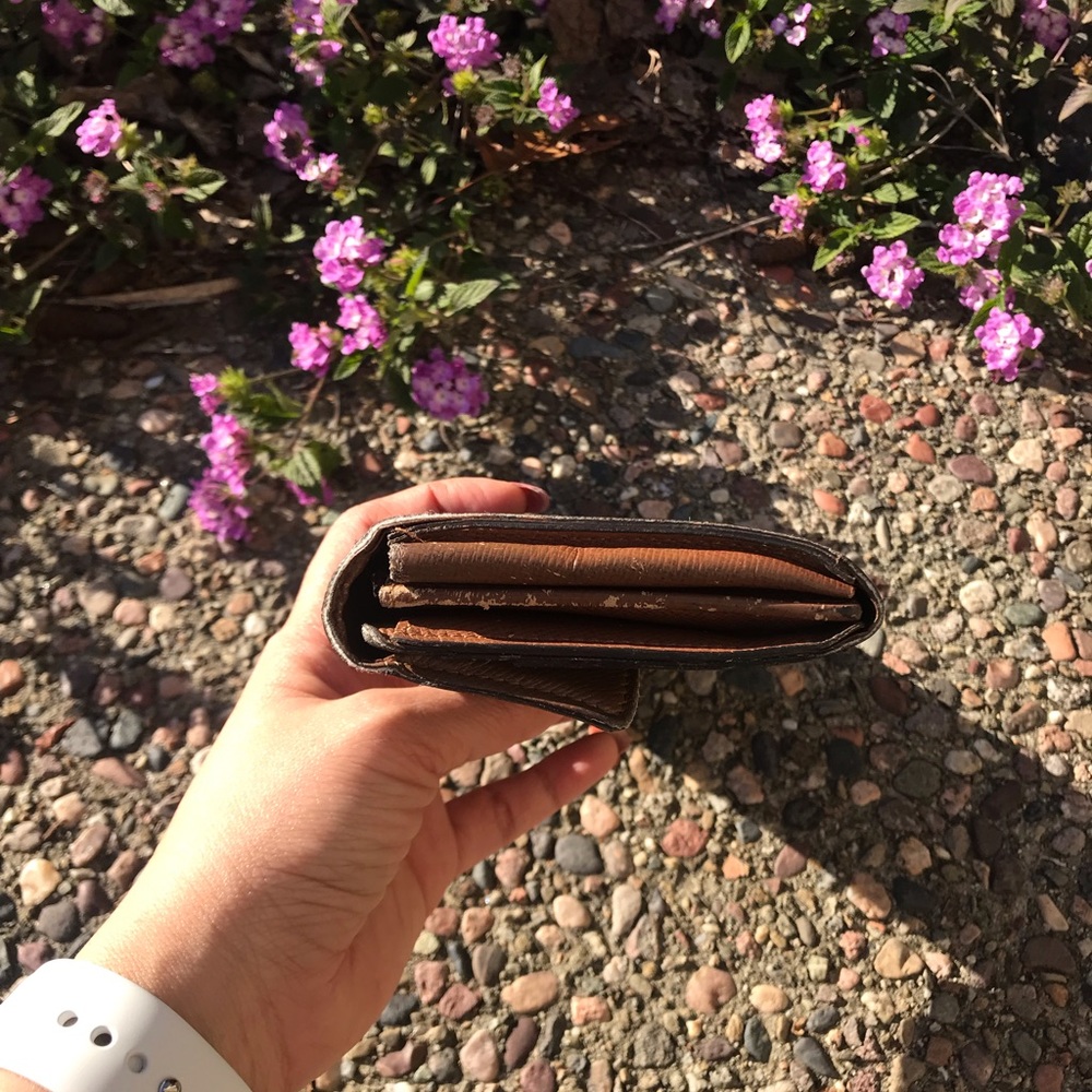 AUTH Louis Vuitton Sarah Wallet CT5007 - Picture 4 of 8